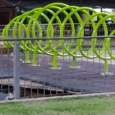 Denunciaron penalmente al municipio por hundimiento del piso en plazoleta de juegos