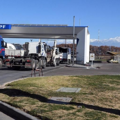 El Gobierno asegura que se redujo en un 50% el faltante de gasoil en las estaciones de servicio