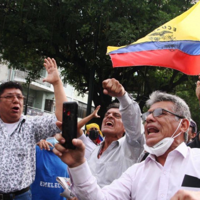 Trabajadores marchan en Ecuador en defensa de la seguridad social y rechazo al referéndum de Lasso