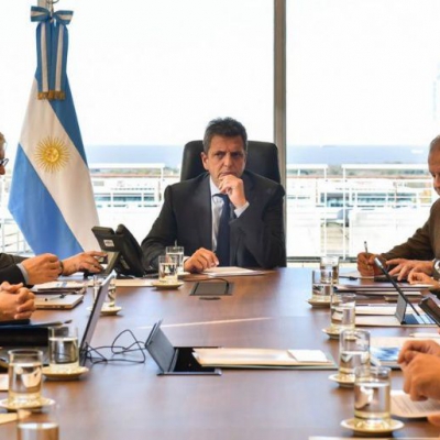 Massa define con su gabinete la eliminación del Impuesto a las Ganancias