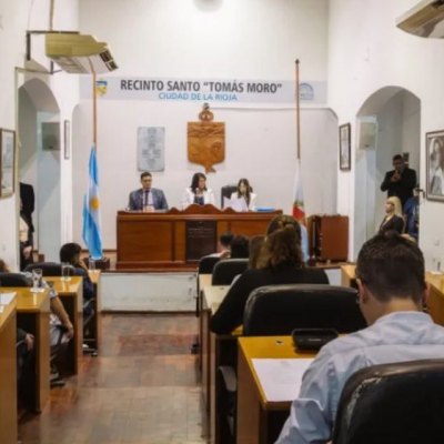 Los concejales de la capital sesionarán hasta fin de año