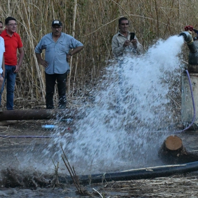 Ponen en funcionamiento otra perforación para aumentar caudal de agua en Los Sauces