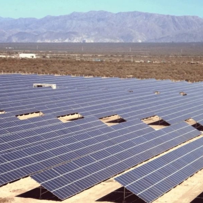 Dos plantas automotrices del país ya se abastecen con energía riojana