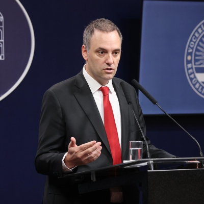 "Hablan de prosperidad quienes hundieron en la pobreza al 57%", sostuvo Adorni