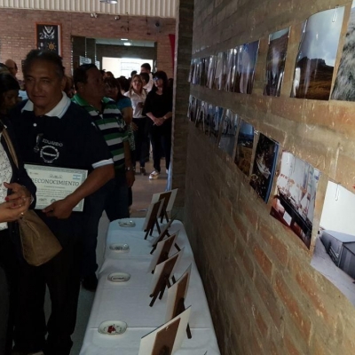 Autoridades de educación inauguraron el Museo Itinerante de Malvinas en el Colegio N° 2