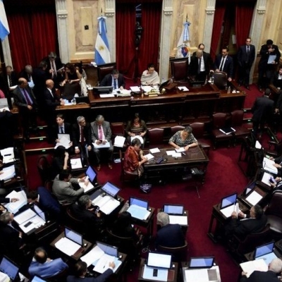 El Senado aprobó con cambios la reforma del mercado de capitales y vuelve a Diputados